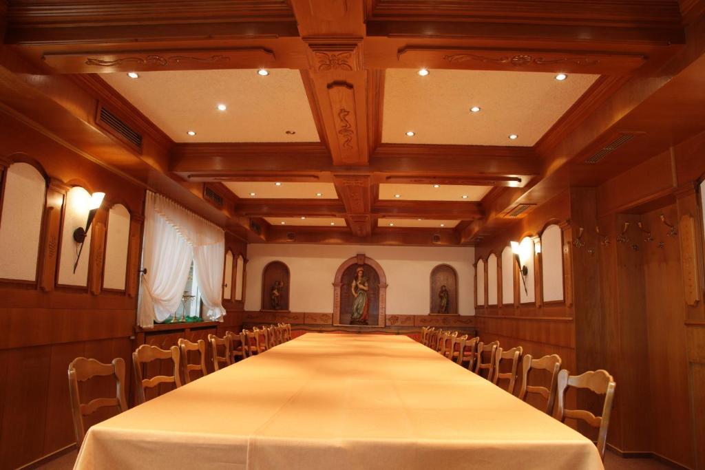 Hotel-Restaurant Zum Kirschbaum Rottendorf Екстер'єр фото
